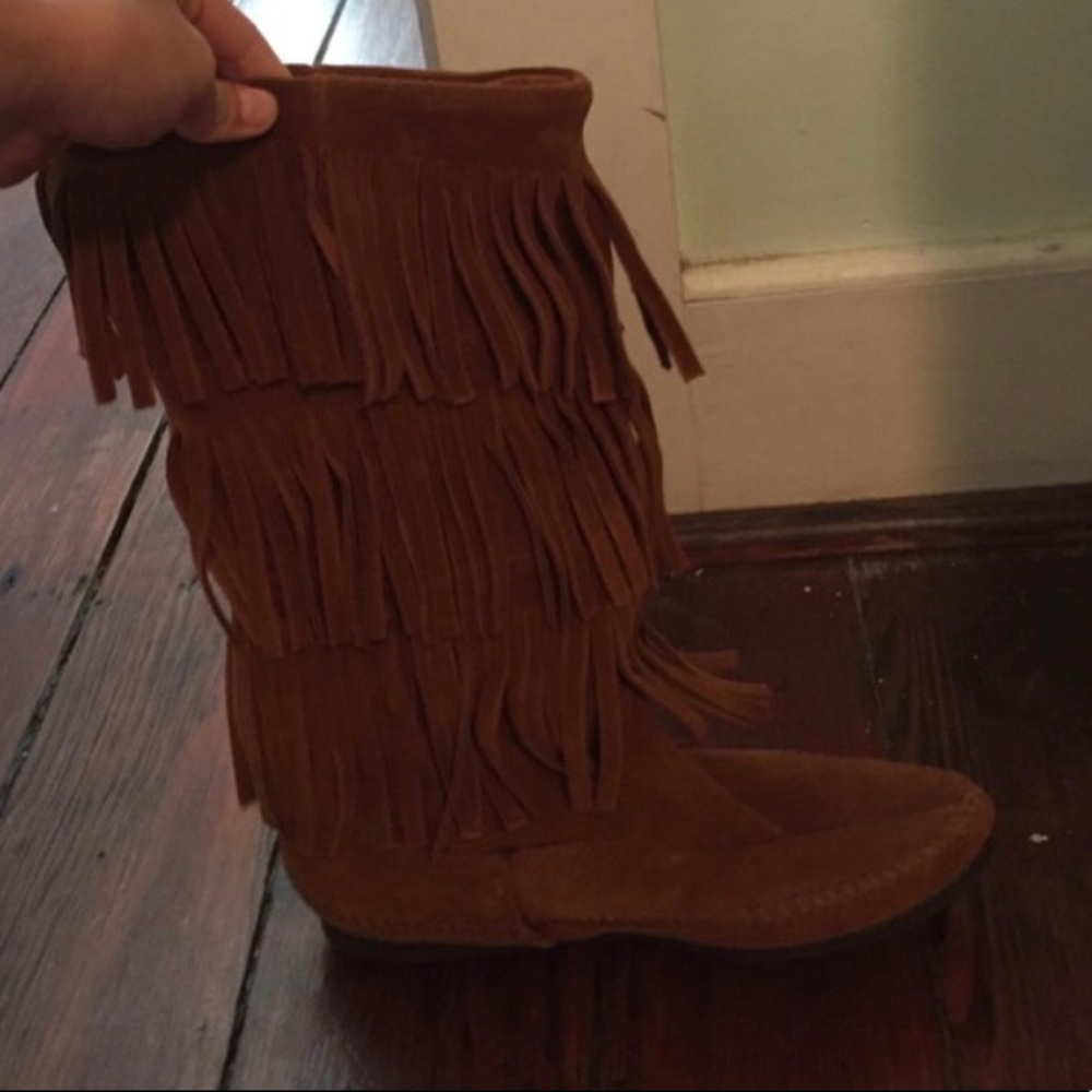 Adorable Minnetonka Boots - Picture 3 of 4